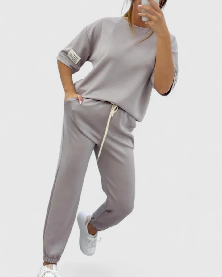 Muse and Valeur | Comfortable Set