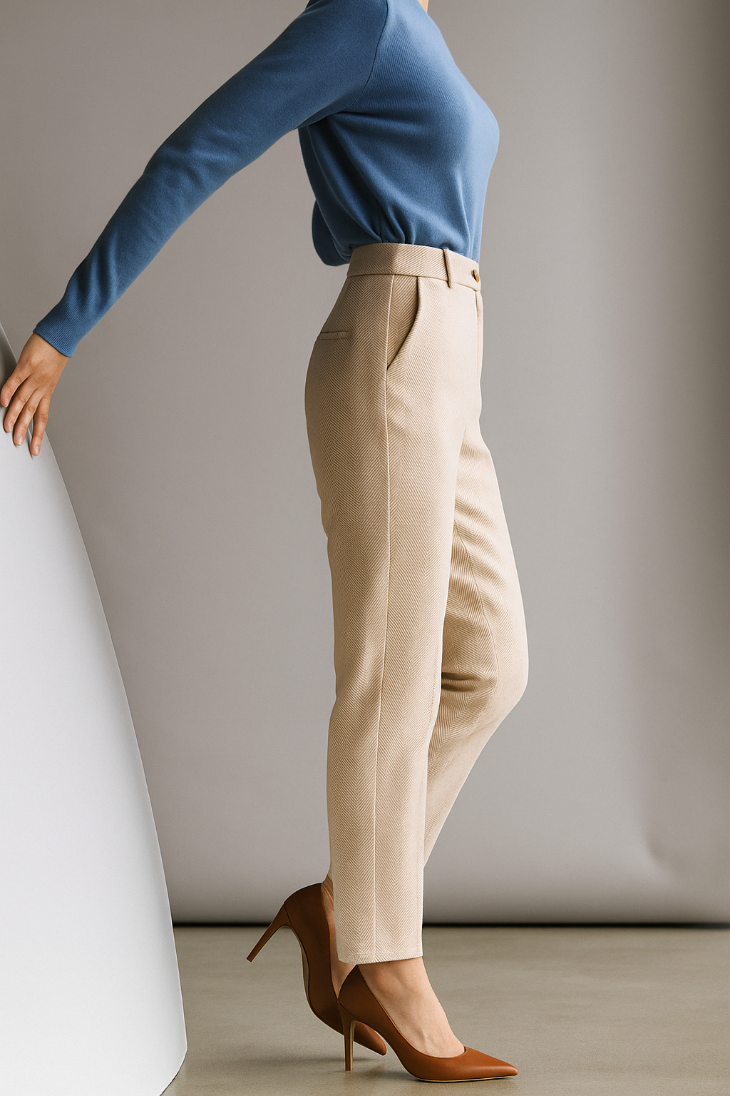 Muse & Valeur | Tailored Wool Pants for Women in Classic Black