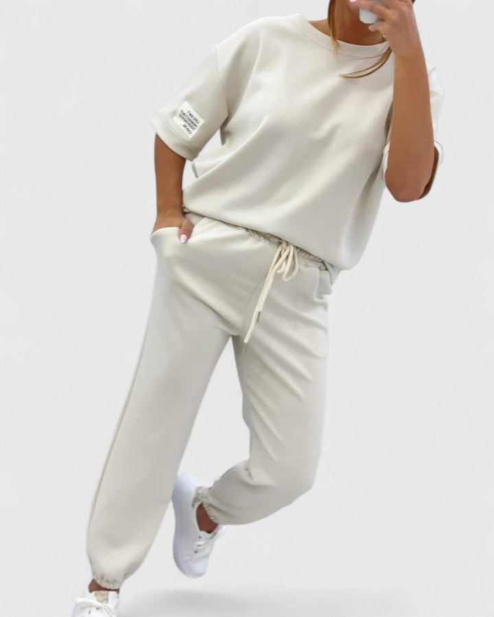 Muse and Valeur | Comfortable Set