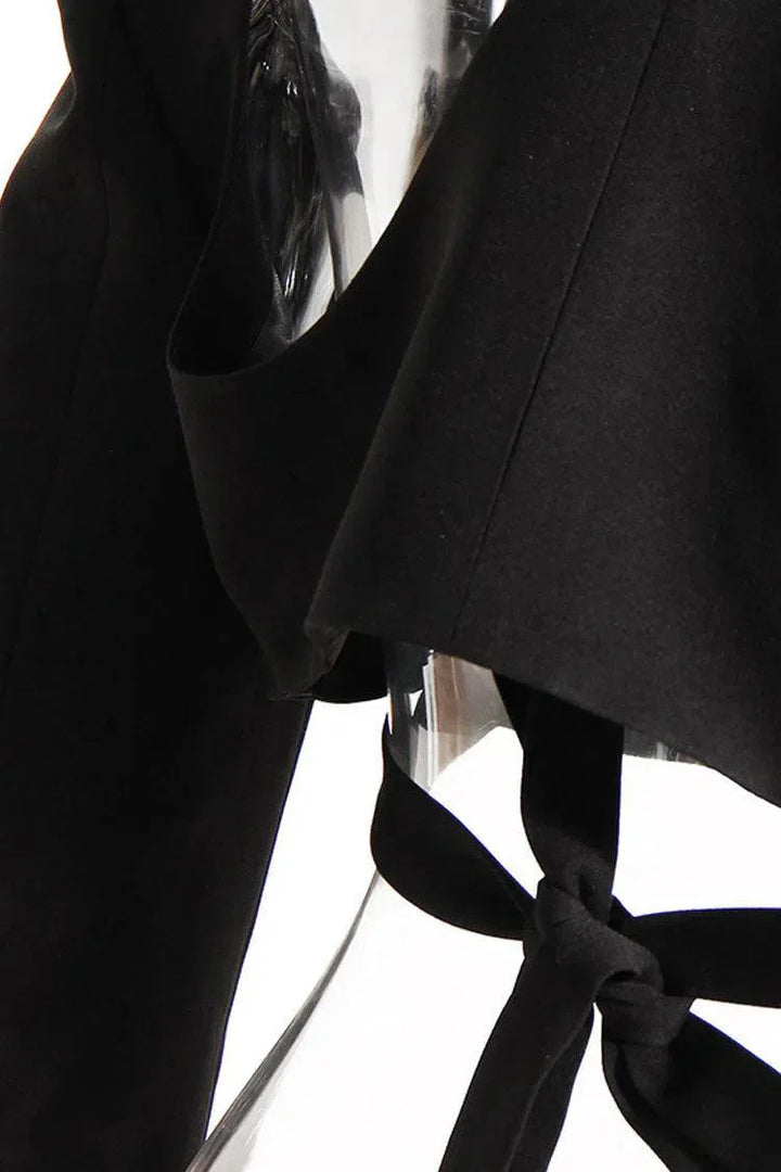 Muse and Valeur | Strong-shoulder cutout blazer