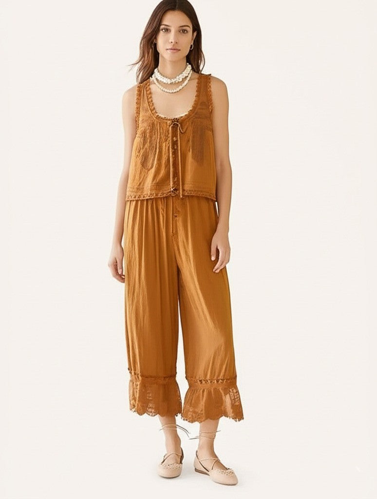 Muse and Valeur | Lace Two-Piece Set