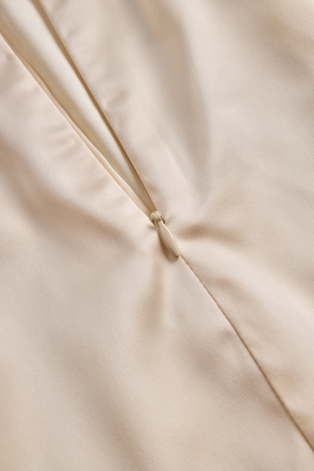 Muse & Valeur | Stylish Satin Halter-Neck Mini Dress