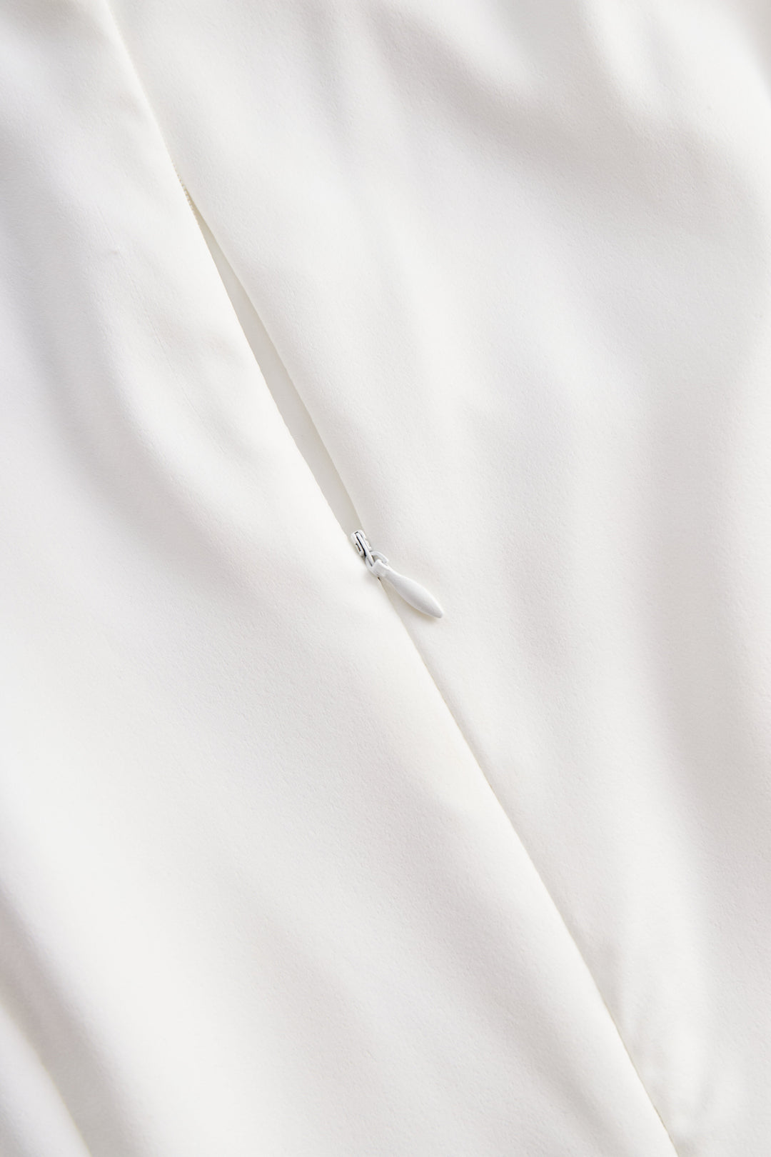 Muse & Valeur | Elegant Sleeveless A-Line Midi Dress