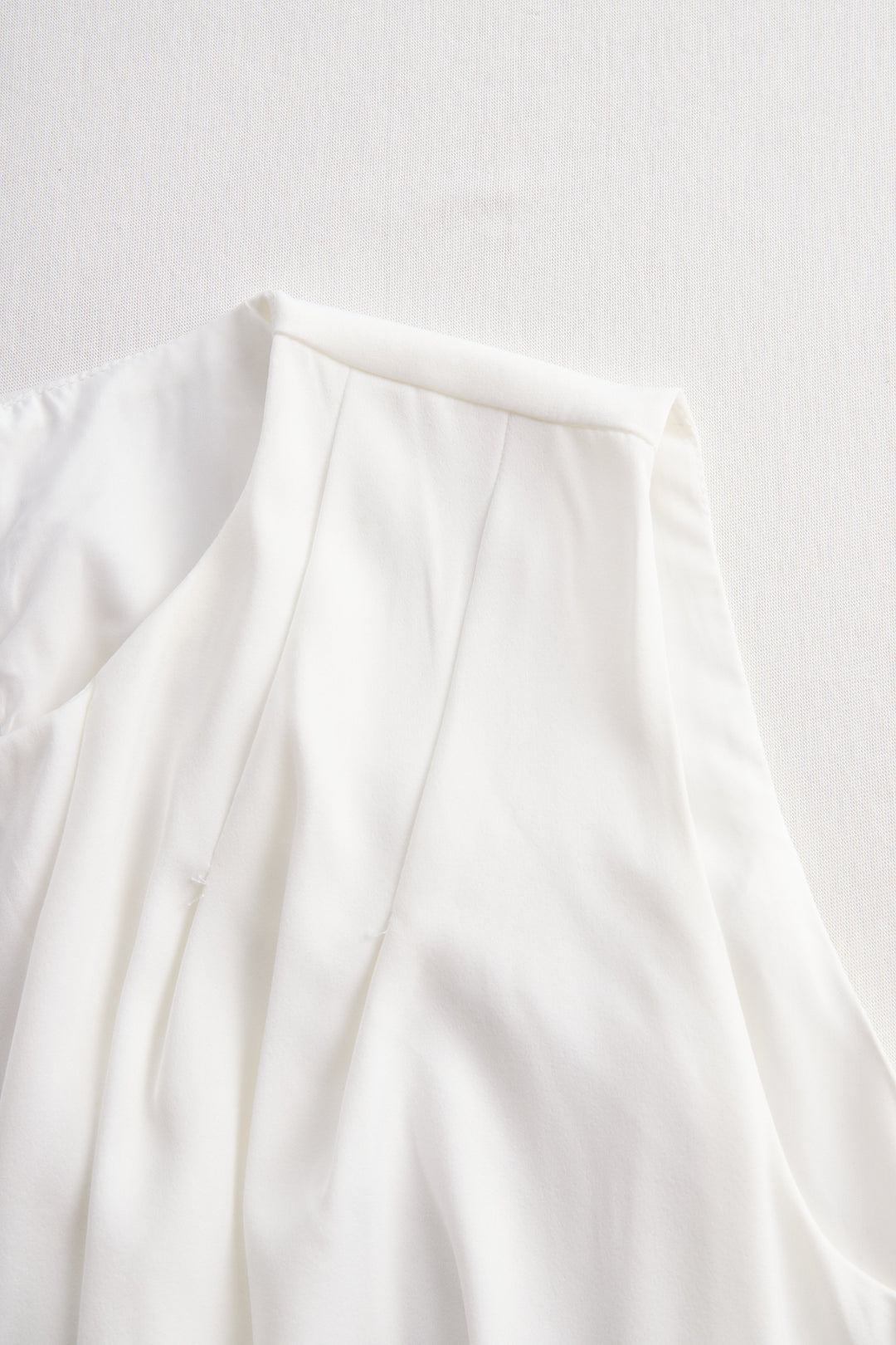 Muse & Valeur | Elegant Sleeveless A-Line Midi Dress