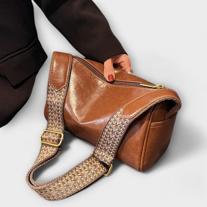 Muse and Valeur | Vintage Crossbody Bag