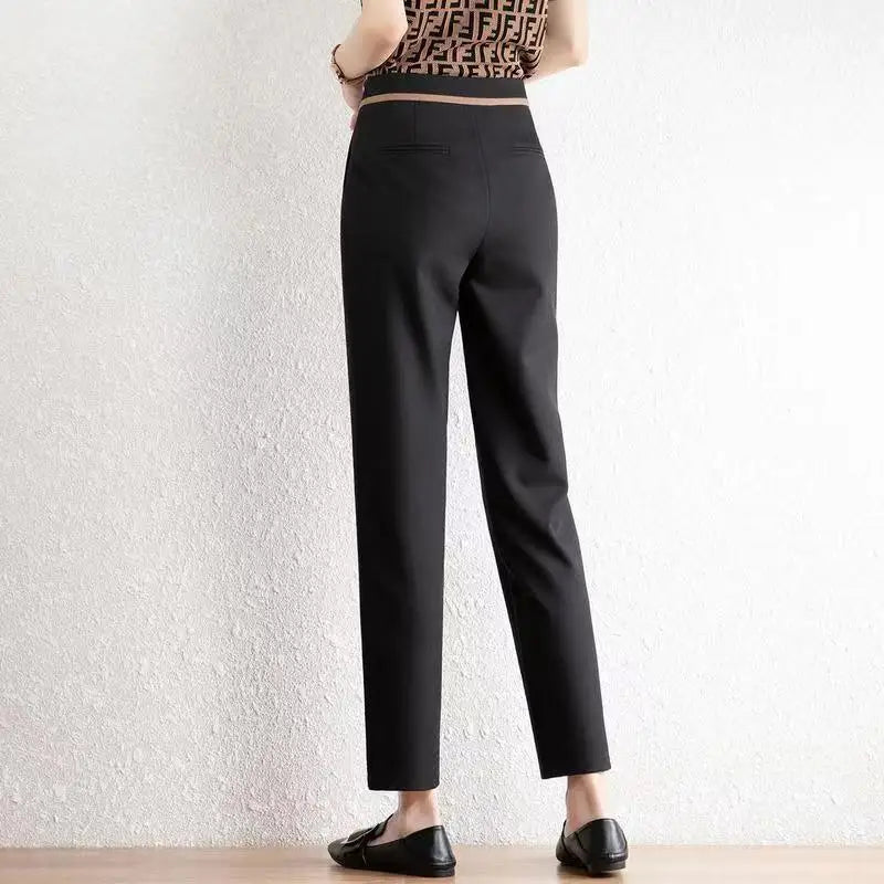 Muse & Valeur | Straight-Leg Trousers for Women in Black