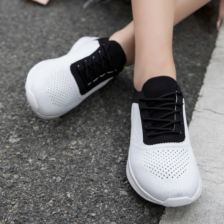 Muse & Valeur | Sneakers for Women in White Leather, Casual Fit