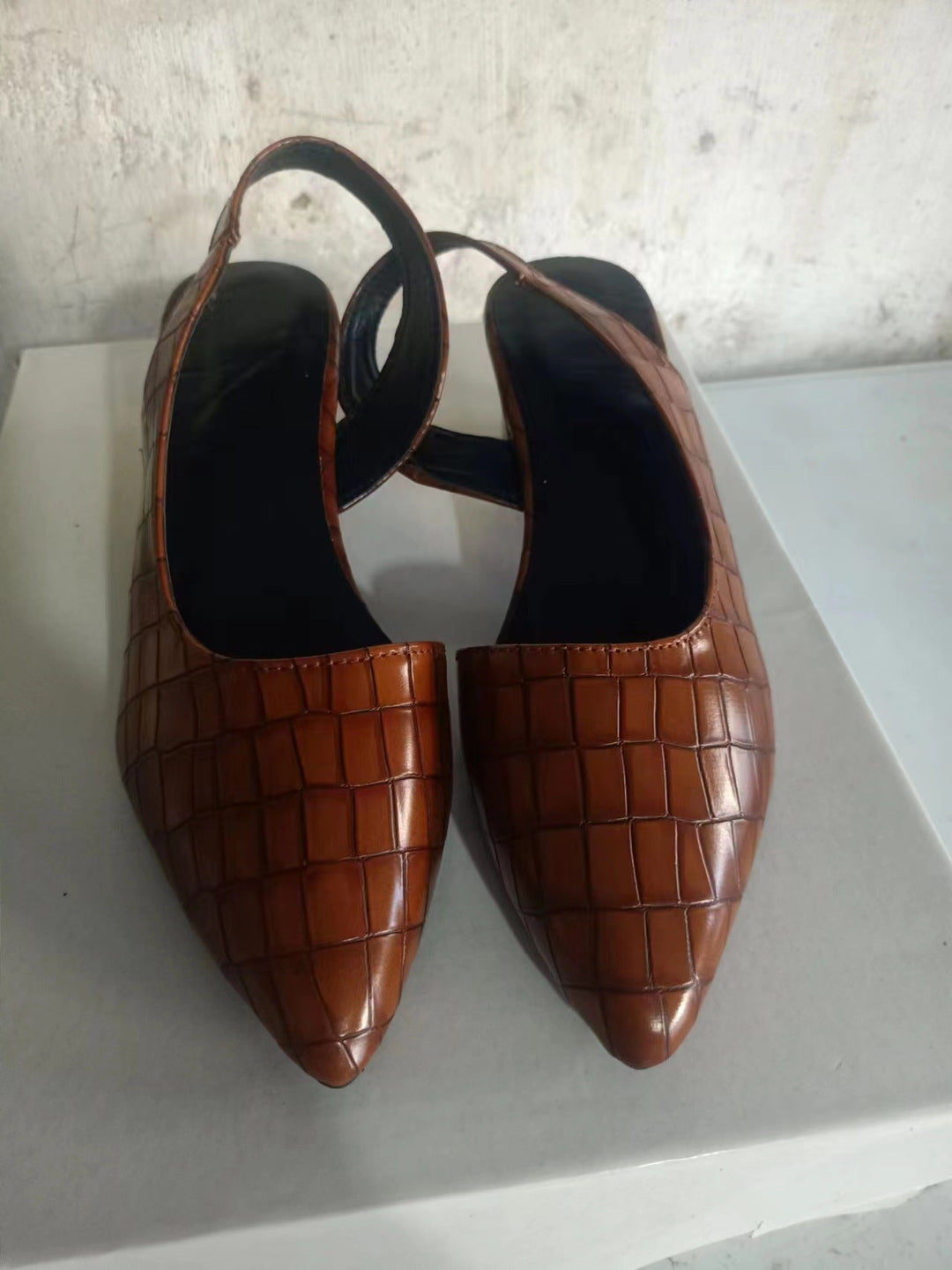 Muse & Valeur | High Heels for Women in Closed Toe Slingback Style