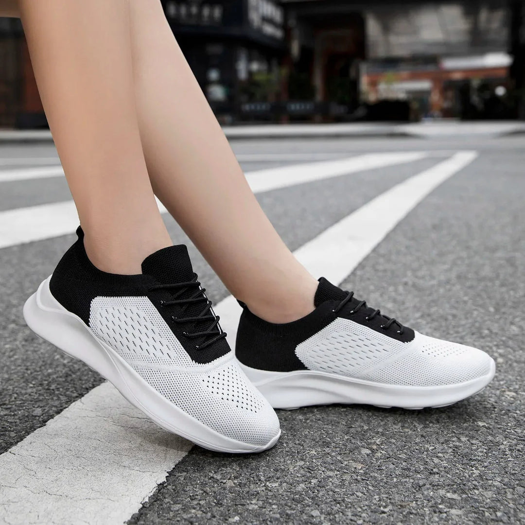 Muse & Valeur | Sneakers for Women in White Leather, Casual Fit