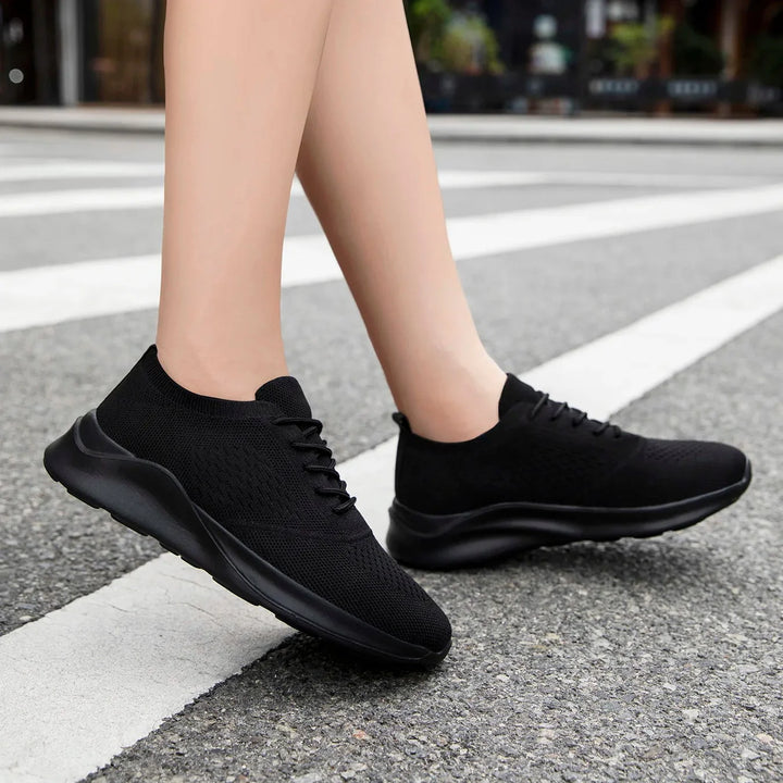 Muse & Valeur | Sneakers for Women in White Leather, Casual Fit