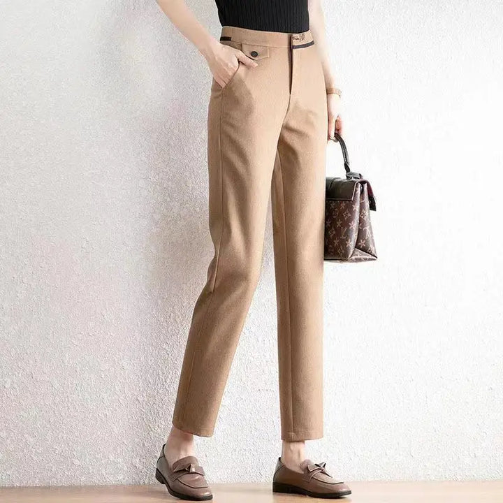 Muse & Valeur | Straight-Leg Trousers for Women in Black