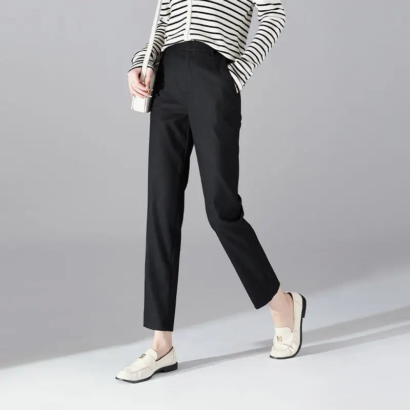 Muse & Valeur | High-Waist Trousers for Women in Elegant Fabric