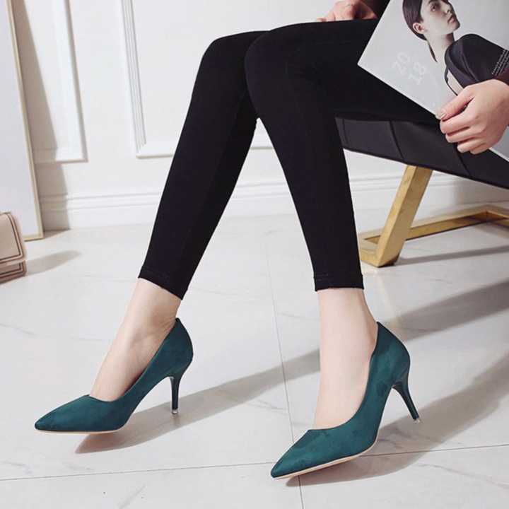 Muse & Valeur | Closed Toe Heels for Women in Black, Classic Style