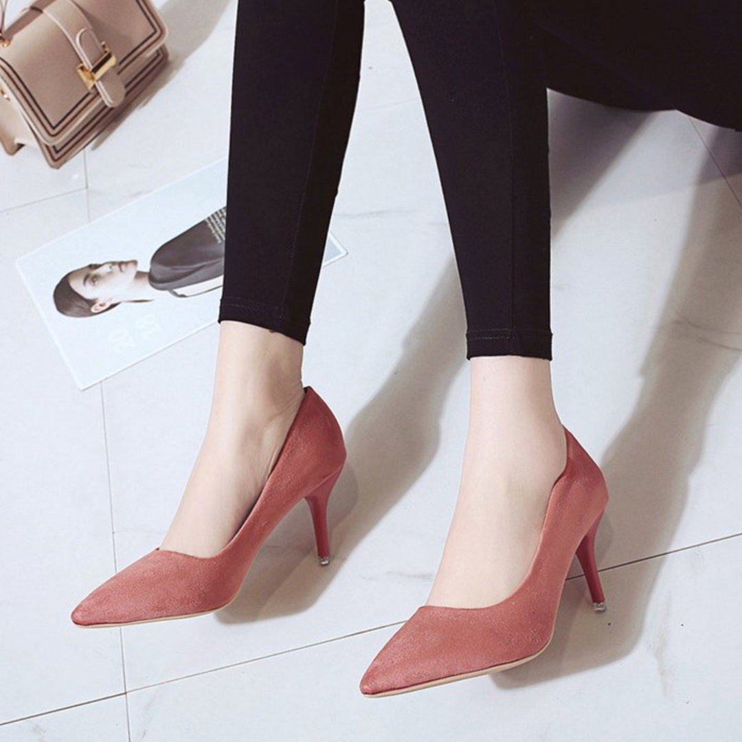 Muse & Valeur | Closed Toe Heels for Women in Black, Classic Style