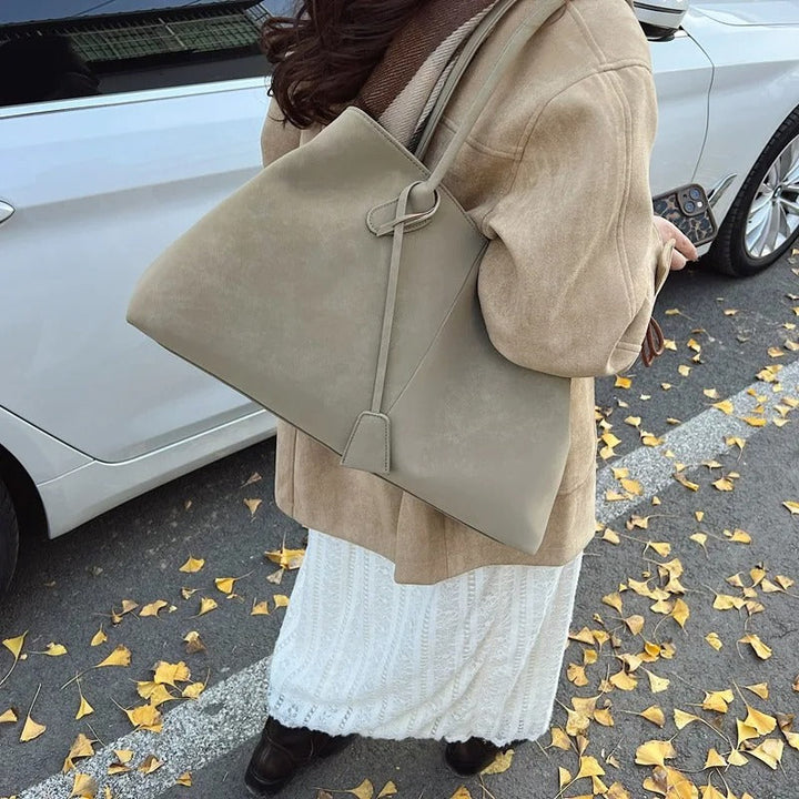 Muse and Valeur | Tote Bag