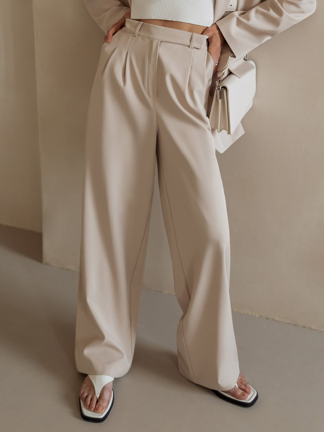 Muse & Valeur | Tailored Wide-Leg Trousers for Women in Classic Black
