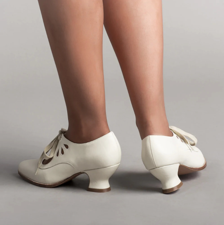 Muse & Valeur | High Heels for Women in Closed Toe Design